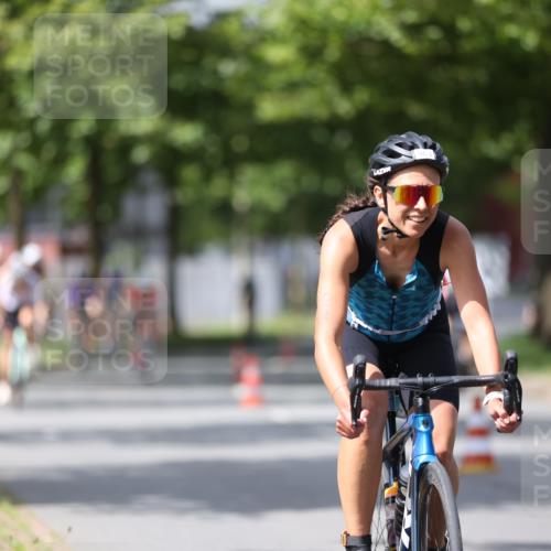 10.08.2025 - GEWOBA Citytriathlon Bremen Yannick Fuchs http://msf.ph/oto/8541521 10.08.2025 12:45:46 Radfahren 574, 651, 674, 685, 697, 748, 771, 812, 898, 928, 930, 939 meine-sportfotos.de