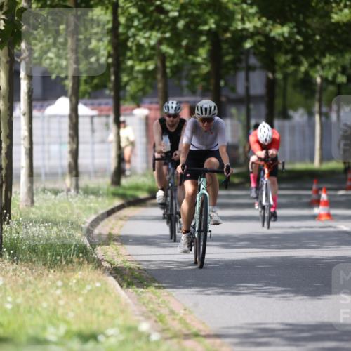 10.08.2025 - GEWOBA Citytriathlon Bremen Yannick Fuchs http://msf.ph/oto/8541524 10.08.2025 12:45:48 Radfahren 574, 651, 674, 685, 697, 748, 771, 812, 898, 928, 930, 939 meine-sportfotos.de