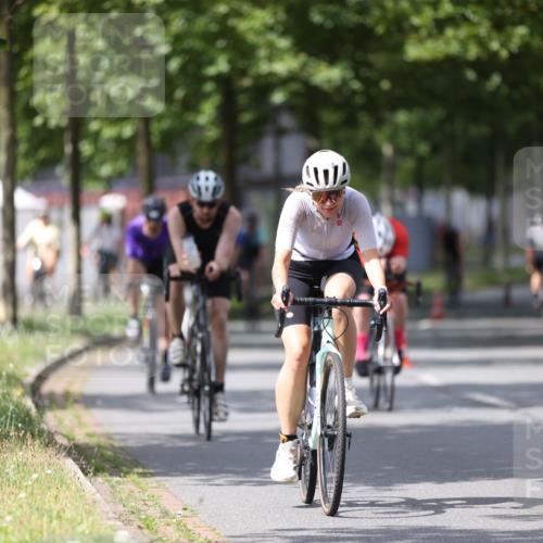 10.08.2025 - GEWOBA Citytriathlon Bremen Yannick Fuchs http://msf.ph/oto/8541542 10.08.2025 12:45:49 Radfahren 574, 651, 674, 685, 697, 748, 771, 812, 898, 928, 930 meine-sportfotos.de