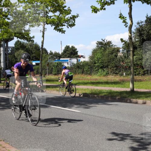10.08.2025 - GEWOBA Citytriathlon Bremen Yannick Fuchs http://msf.ph/oto/8541543 10.08.2025 14:29:29 Radfahren 117, 179, 206, 212, 351, 365, 373, 389, 405, 466, 487, 517 meine-sportfotos.de