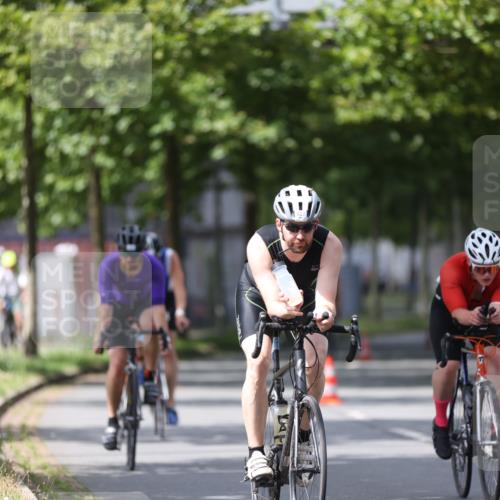 10.08.2025 - GEWOBA Citytriathlon Bremen Yannick Fuchs http://msf.ph/oto/8541551 10.08.2025 12:45:50 Radfahren 574, 651, 674, 685, 697, 748, 771, 812, 898, 928, 930 meine-sportfotos.de