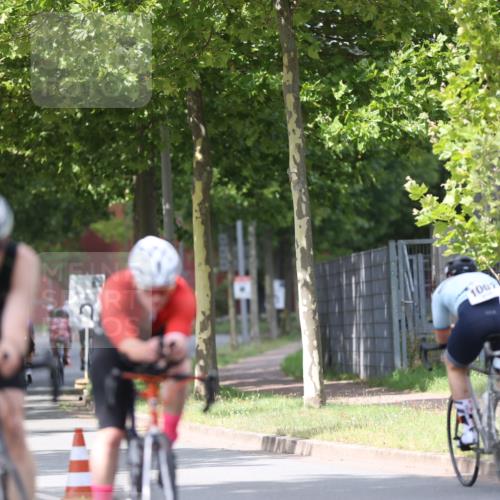10.08.2025 - GEWOBA Citytriathlon Bremen Yannick Fuchs http://msf.ph/oto/8541559 10.08.2025 12:45:50 Radfahren 574, 651, 674, 685, 697, 748, 771, 812, 898, 928, 930 meine-sportfotos.de