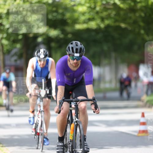 10.08.2025 - GEWOBA Citytriathlon Bremen Yannick Fuchs http://msf.ph/oto/8541565 10.08.2025 12:45:51 Radfahren 574, 651, 674, 685, 697, 748, 771, 812, 898, 928 meine-sportfotos.de
