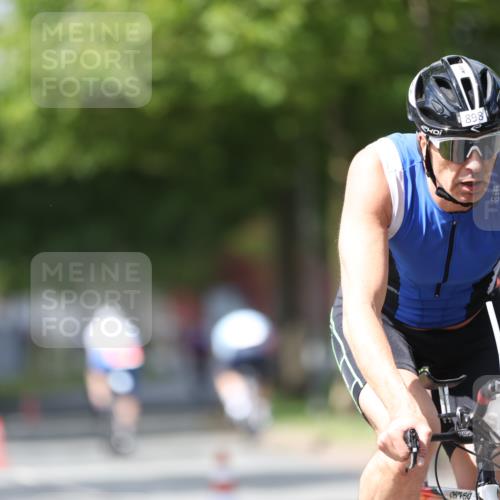 10.08.2025 - GEWOBA Citytriathlon Bremen Yannick Fuchs http://msf.ph/oto/8541583 10.08.2025 12:45:52 Radfahren 574, 651, 674, 685, 697, 748, 771, 812, 898, 928, 929 meine-sportfotos.de