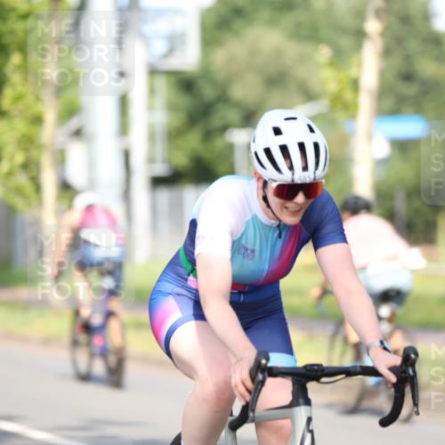 10.08.2025 - GEWOBA Citytriathlon Bremen Yannick Fuchs http://msf.ph/oto/8541588 10.08.2025 10:37:39 Radfahren 33, 49, 75, 123, 219, 375, 455, 474, 485, 501 meine-sportfotos.de