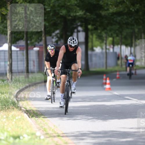 10.08.2025 - GEWOBA Citytriathlon Bremen Yannick Fuchs http://msf.ph/oto/8541603 10.08.2025 12:45:55 Radfahren 574, 651, 674, 685, 697, 748, 771, 812, 898, 928, 929 meine-sportfotos.de