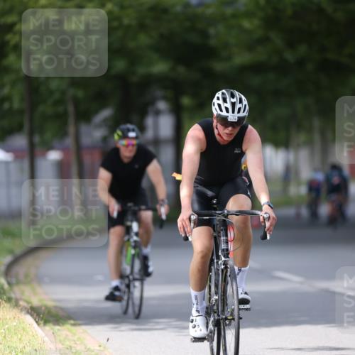 10.08.2025 - GEWOBA Citytriathlon Bremen Yannick Fuchs http://msf.ph/oto/8541614 10.08.2025 12:45:56 Radfahren 574, 651, 674, 685, 697, 748, 771, 812, 898, 928, 929 meine-sportfotos.de