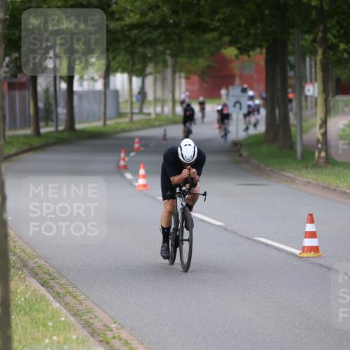 10.08.2025 - GEWOBA Citytriathlon Bremen Yannick Fuchs http://msf.ph/oto/8541648 10.08.2025 12:46:07 Radfahren 674, 685, 697, 929, 948, 1011 meine-sportfotos.de