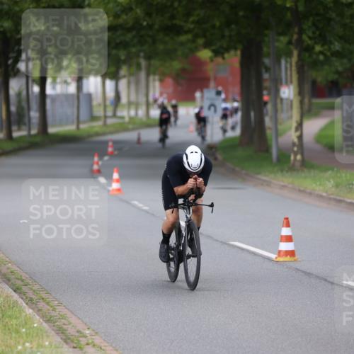 10.08.2025 - GEWOBA Citytriathlon Bremen Yannick Fuchs http://msf.ph/oto/8541653 10.08.2025 12:46:07 Radfahren 674, 685, 697, 929, 948, 1011 meine-sportfotos.de