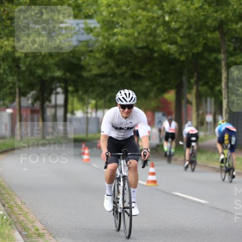 10.08.2025 - GEWOBA Citytriathlon Bremen Yannick Fuchs http://msf.ph/oto/8541667 10.08.2025 12:46:22 Radfahren 625, 948, 1011 meine-sportfotos.de