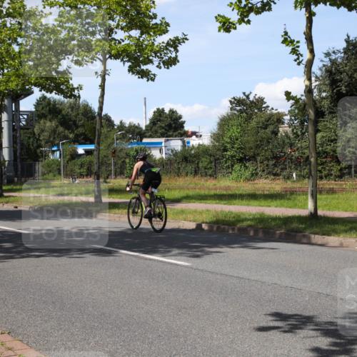 10.08.2025 - GEWOBA Citytriathlon Bremen Yannick Fuchs http://msf.ph/oto/8541674 10.08.2025 14:29:57 Radfahren 42, 95, 112, 183, 226, 275, 315, 327, 337, 454, 468 meine-sportfotos.de
