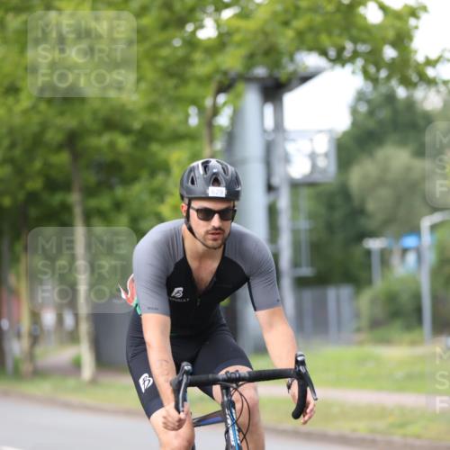 10.08.2025 - GEWOBA Citytriathlon Bremen Yannick Fuchs http://msf.ph/oto/8541690 10.08.2025 12:46:35 Radfahren 576, 605, 625, 903, 918, 962, 1007 meine-sportfotos.de
