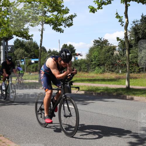 10.08.2025 - GEWOBA Citytriathlon Bremen Yannick Fuchs http://msf.ph/oto/8541705 10.08.2025 14:30:05 Radfahren 42, 95, 112, 149, 183, 315, 327, 337, 400, 402, 429, 454 meine-sportfotos.de
