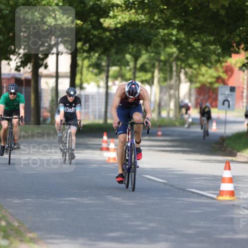 10.08.2025 - GEWOBA Citytriathlon Bremen Yannick Fuchs http://msf.ph/oto/8541718 10.08.2025 10:38:20 Radfahren 5, 19, 93, 101, 207, 211, 247, 391, 463, 475, 482 meine-sportfotos.de