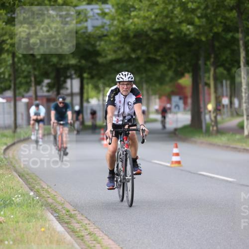 10.08.2025 - GEWOBA Citytriathlon Bremen Yannick Fuchs http://msf.ph/oto/8541722 10.08.2025 12:46:40 Radfahren 576, 605, 799, 823, 903, 918, 962, 1007, 1020 meine-sportfotos.de