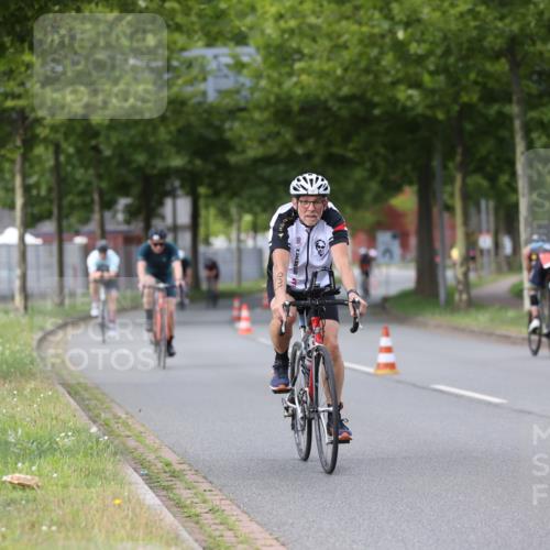 10.08.2025 - GEWOBA Citytriathlon Bremen Yannick Fuchs http://msf.ph/oto/8541725 10.08.2025 12:46:40 Radfahren 576, 605, 799, 823, 903, 918, 962, 1007, 1020 meine-sportfotos.de
