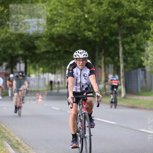 10.08.2025 - GEWOBA Citytriathlon Bremen Yannick Fuchs http://msf.ph/oto/8541731 10.08.2025 12:46:40 Radfahren 576, 605, 799, 823, 903, 918, 962, 1007, 1020 meine-sportfotos.de