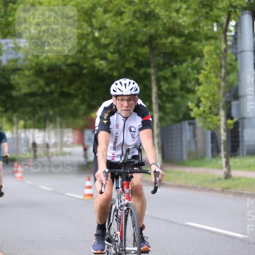 10.08.2025 - GEWOBA Citytriathlon Bremen Yannick Fuchs http://msf.ph/oto/8541733 10.08.2025 12:46:40 Radfahren 576, 605, 799, 823, 903, 918, 962, 1007, 1020 meine-sportfotos.de