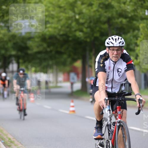 10.08.2025 - GEWOBA Citytriathlon Bremen Yannick Fuchs http://msf.ph/oto/8541737 10.08.2025 12:46:40 Radfahren 576, 605, 799, 823, 903, 918, 962, 1007, 1020 meine-sportfotos.de