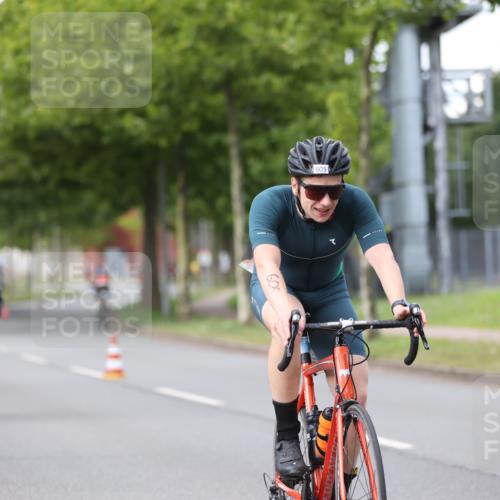 10.08.2025 - GEWOBA Citytriathlon Bremen Yannick Fuchs http://msf.ph/oto/8541752 10.08.2025 12:46:42 Radfahren 576, 605, 799, 823, 903, 918, 962, 1007, 1020 meine-sportfotos.de