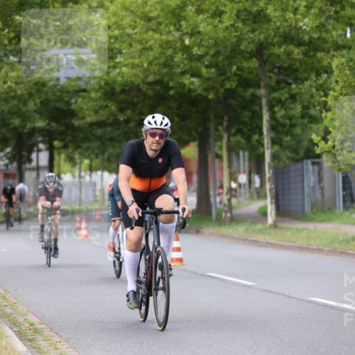 10.08.2025 - GEWOBA Citytriathlon Bremen Yannick Fuchs http://msf.ph/oto/8541782 10.08.2025 12:46:44 Radfahren 576, 605, 799, 823, 903, 918, 962, 1007, 1020 meine-sportfotos.de