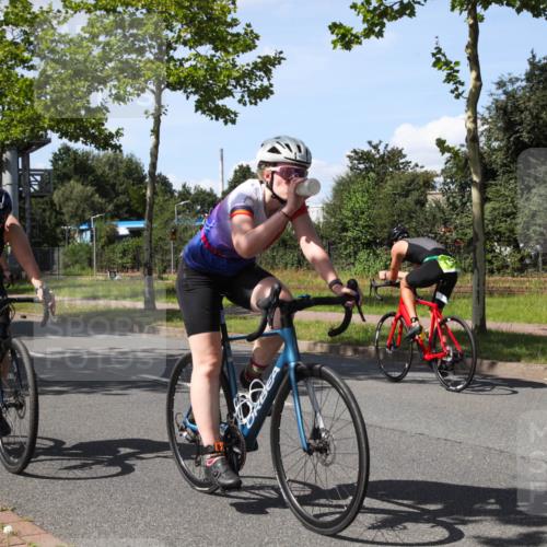 10.08.2025 - GEWOBA Citytriathlon Bremen Yannick Fuchs http://msf.ph/oto/8541791 10.08.2025 14:30:17 Radfahren 8, 33, 42, 66, 95, 112, 148, 149, 329, 337, 338, 361, 374, 400, 402, 410, 429, 492 meine-sportfotos.de