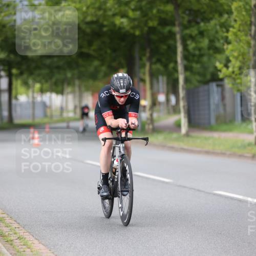 10.08.2025 - GEWOBA Citytriathlon Bremen Yannick Fuchs http://msf.ph/oto/8541793 10.08.2025 12:46:46 Radfahren 576, 605, 799, 823, 903, 918, 962, 968, 1007, 1020 meine-sportfotos.de