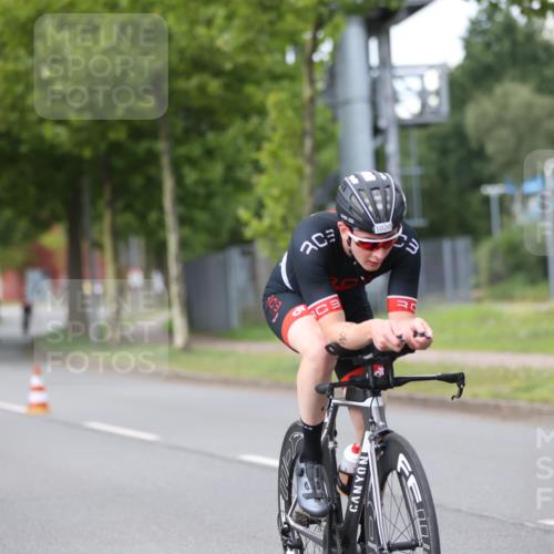 10.08.2025 - GEWOBA Citytriathlon Bremen Yannick Fuchs http://msf.ph/oto/8541801 10.08.2025 12:46:46 Radfahren 576, 605, 799, 823, 903, 918, 962, 968, 1007, 1020 meine-sportfotos.de