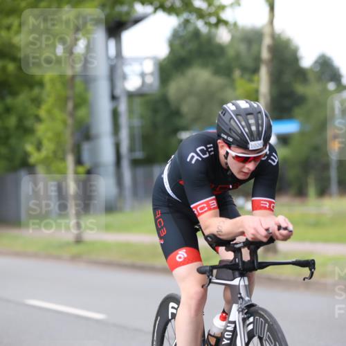 10.08.2025 - GEWOBA Citytriathlon Bremen Yannick Fuchs http://msf.ph/oto/8541803 10.08.2025 12:46:46 Radfahren 576, 605, 799, 823, 903, 918, 962, 968, 1007, 1020 meine-sportfotos.de