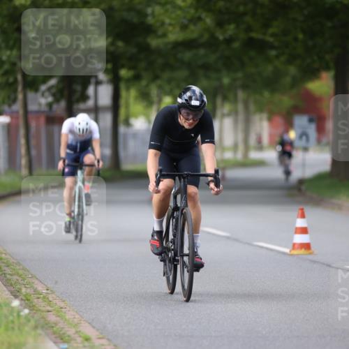 10.08.2025 - GEWOBA Citytriathlon Bremen Yannick Fuchs http://msf.ph/oto/8541809 10.08.2025 12:46:48 Radfahren 576, 605, 799, 823, 903, 918, 962, 968, 1007, 1020 meine-sportfotos.de