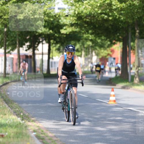 10.08.2025 - GEWOBA Citytriathlon Bremen Yannick Fuchs http://msf.ph/oto/8541812 10.08.2025 10:38:34 Radfahren 5, 31, 63, 101, 163, 211, 391, 429, 443, 463, 475, 513 meine-sportfotos.de