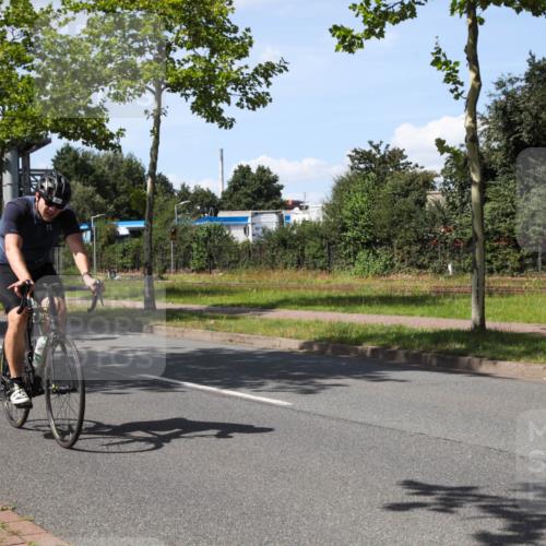 10.08.2025 - GEWOBA Citytriathlon Bremen Yannick Fuchs http://msf.ph/oto/8541814 10.08.2025 14:30:19 Radfahren 8, 33, 66, 95, 148, 149, 329, 338, 347, 361, 374, 400, 402, 410, 429, 492 meine-sportfotos.de