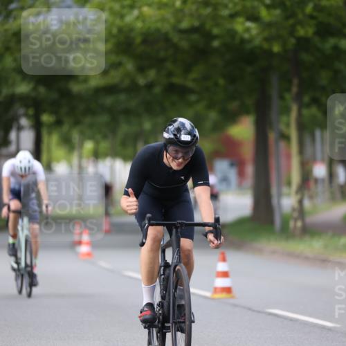 10.08.2025 - GEWOBA Citytriathlon Bremen Yannick Fuchs http://msf.ph/oto/8541816 10.08.2025 12:46:48 Radfahren 576, 605, 799, 823, 903, 918, 962, 968, 1007, 1020 meine-sportfotos.de