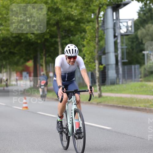 10.08.2025 - GEWOBA Citytriathlon Bremen Yannick Fuchs http://msf.ph/oto/8541837 10.08.2025 12:46:50 Radfahren 576, 583, 605, 760, 799, 823, 903, 918, 968, 1007, 1020 meine-sportfotos.de