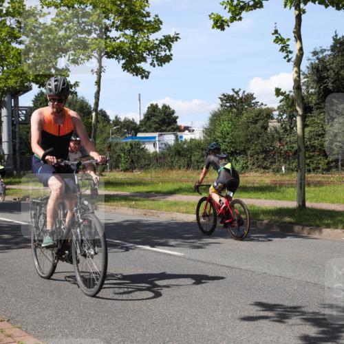 10.08.2025 - GEWOBA Citytriathlon Bremen Yannick Fuchs http://msf.ph/oto/8541863 10.08.2025 14:30:26 Radfahren 8, 33, 66, 148, 149, 328, 329, 338, 345, 347, 361, 374, 381, 400, 402, 410, 461, 492 meine-sportfotos.de