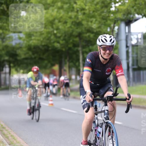10.08.2025 - GEWOBA Citytriathlon Bremen Yannick Fuchs http://msf.ph/oto/8541871 10.08.2025 12:47:00 Radfahren 583, 622, 640, 659, 733, 760, 769, 799, 823, 960, 968, 1020 meine-sportfotos.de