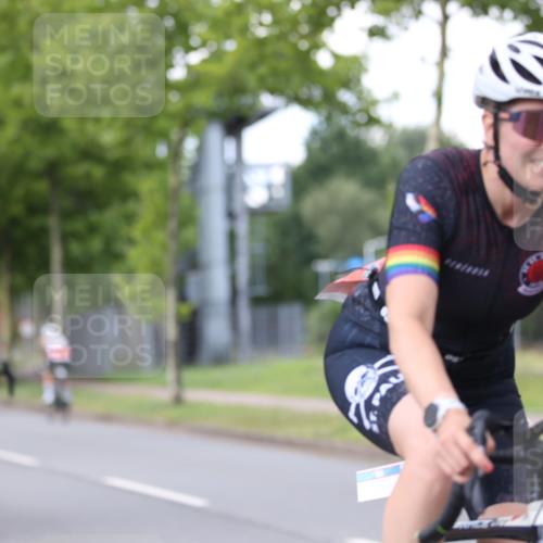 10.08.2025 - GEWOBA Citytriathlon Bremen Yannick Fuchs http://msf.ph/oto/8541877 10.08.2025 12:47:00 Radfahren 583, 622, 640, 659, 733, 760, 769, 799, 823, 960, 968, 1020 meine-sportfotos.de