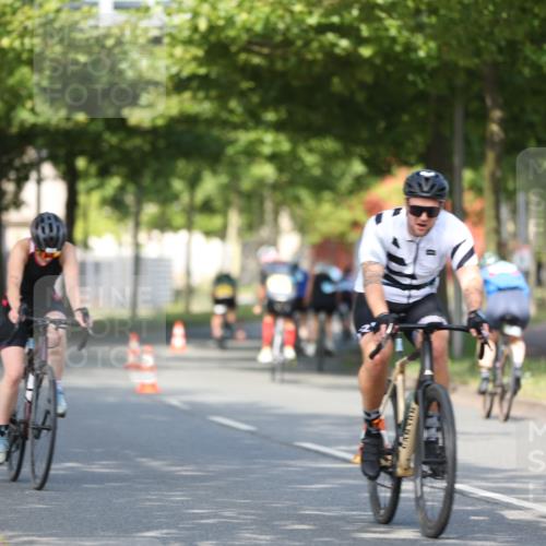 10.08.2025 - GEWOBA Citytriathlon Bremen Yannick Fuchs http://msf.ph/oto/8541897 10.08.2025 10:38:48 Radfahren 31, 63, 119, 163, 417, 429, 443, 498, 506, 513 meine-sportfotos.de