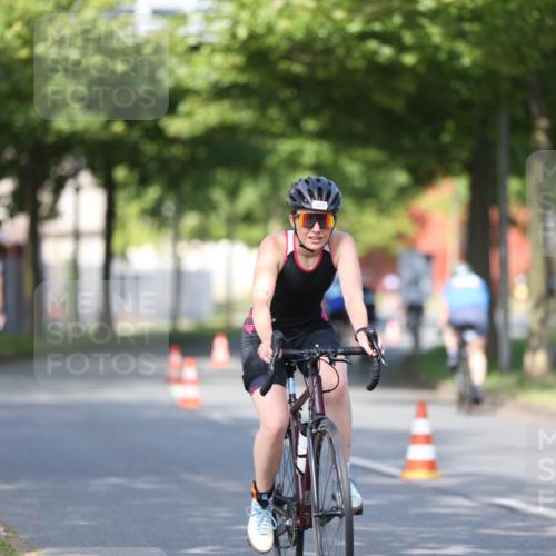 10.08.2025 - GEWOBA Citytriathlon Bremen Yannick Fuchs http://msf.ph/oto/8541903 10.08.2025 10:38:48 Radfahren 31, 63, 119, 163, 417, 429, 443, 498, 506, 513 meine-sportfotos.de