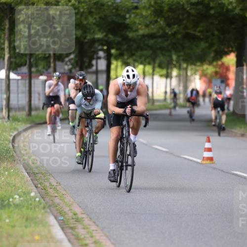 10.08.2025 - GEWOBA Citytriathlon Bremen Yannick Fuchs http://msf.ph/oto/8541912 10.08.2025 12:47:07 Radfahren 573, 583, 622, 640, 659, 675, 733, 751, 760, 769, 875, 960, 968, 1013 meine-sportfotos.de