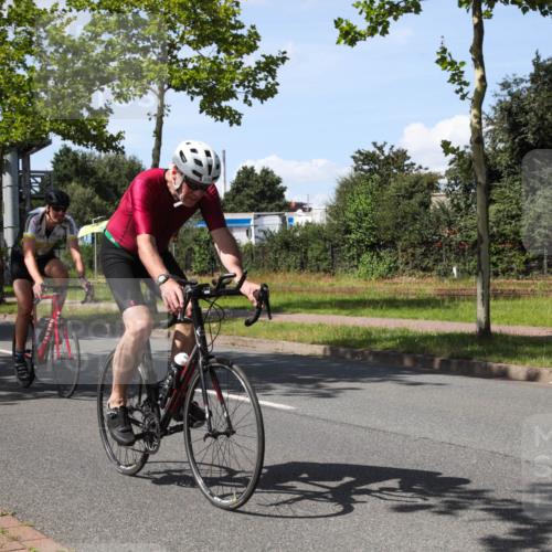 10.08.2025 - GEWOBA Citytriathlon Bremen Yannick Fuchs http://msf.ph/oto/8541954 10.08.2025 14:30:39 Radfahren 8, 12, 33, 107, 178, 328, 341, 345, 347, 356, 381, 399, 409, 416, 461, 492, 504 meine-sportfotos.de