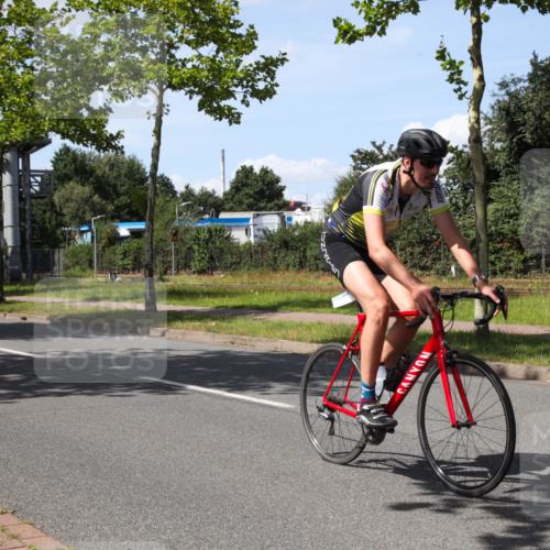 10.08.2025 - GEWOBA Citytriathlon Bremen Yannick Fuchs http://msf.ph/oto/8541960 10.08.2025 14:30:39 Radfahren 8, 12, 33, 107, 178, 328, 341, 345, 347, 356, 381, 399, 409, 416, 461, 492, 504 meine-sportfotos.de