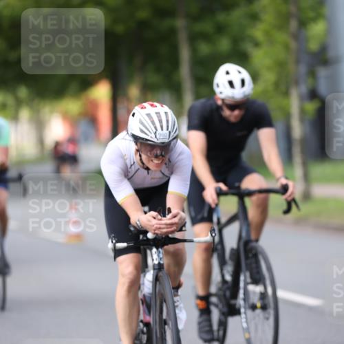 10.08.2025 - GEWOBA Citytriathlon Bremen Yannick Fuchs http://msf.ph/oto/8541986 10.08.2025 12:47:12 Radfahren 573, 583, 622, 640, 645, 659, 675, 733, 751, 760, 769, 792, 875, 960, 981, 1013 meine-sportfotos.de