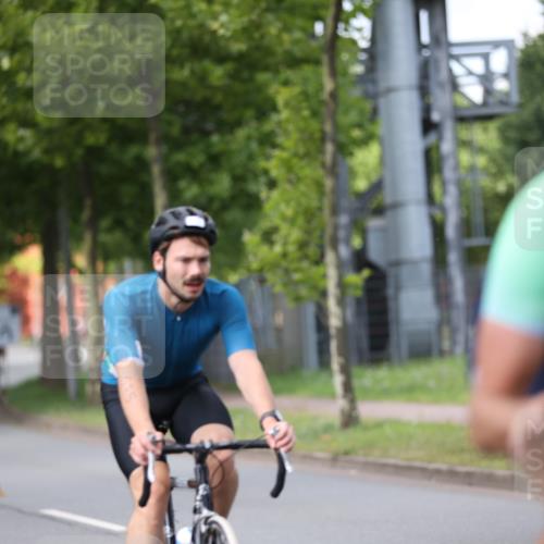 10.08.2025 - GEWOBA Citytriathlon Bremen Yannick Fuchs http://msf.ph/oto/8541998 10.08.2025 12:47:13 Radfahren 573, 583, 622, 640, 645, 659, 675, 733, 751, 760, 769, 792, 875, 960, 981, 1013 meine-sportfotos.de