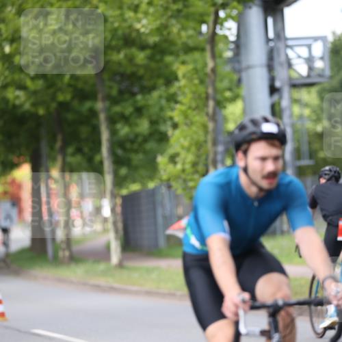 10.08.2025 - GEWOBA Citytriathlon Bremen Yannick Fuchs http://msf.ph/oto/8542003 10.08.2025 12:47:13 Radfahren 573, 583, 622, 640, 645, 659, 675, 733, 751, 760, 769, 792, 875, 960, 981, 1013 meine-sportfotos.de
