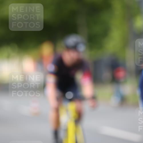 10.08.2025 - GEWOBA Citytriathlon Bremen Yannick Fuchs http://msf.ph/oto/8542016 10.08.2025 12:47:14 Radfahren 573, 583, 622, 640, 645, 659, 675, 732, 733, 751, 760, 769, 792, 875, 960, 981, 1013 meine-sportfotos.de