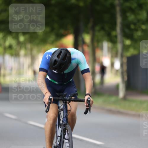 10.08.2025 - GEWOBA Citytriathlon Bremen Yannick Fuchs http://msf.ph/oto/8542031 10.08.2025 12:47:17 Radfahren 573, 622, 640, 645, 654, 659, 675, 732, 733, 751, 769, 792, 875, 960, 981, 1013 meine-sportfotos.de