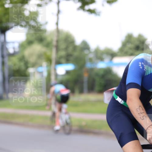 10.08.2025 - GEWOBA Citytriathlon Bremen Yannick Fuchs http://msf.ph/oto/8542038 10.08.2025 12:47:18 Radfahren 573, 622, 640, 645, 654, 659, 675, 732, 733, 751, 769, 792, 875, 960, 981, 1013 meine-sportfotos.de