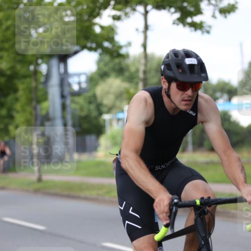 10.08.2025 - GEWOBA Citytriathlon Bremen Yannick Fuchs http://msf.ph/oto/8542060 10.08.2025 12:47:20 Radfahren 573, 622, 640, 645, 654, 659, 675, 732, 733, 751, 753, 769, 792, 875, 960, 981, 1013 meine-sportfotos.de