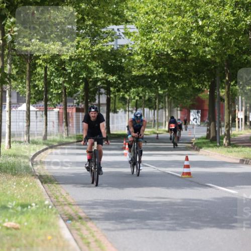 10.08.2025 - GEWOBA Citytriathlon Bremen Yannick Fuchs http://msf.ph/oto/8542107 10.08.2025 12:47:25 Radfahren 573, 640, 645, 654, 675, 732, 751, 753, 792, 875, 981, 1013 meine-sportfotos.de